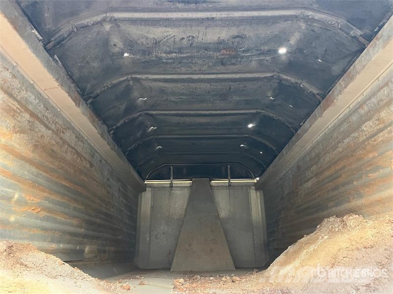 MaxiTrans 5.9 m Super Dog End Dump Trailer Sklápěcí přívěsy