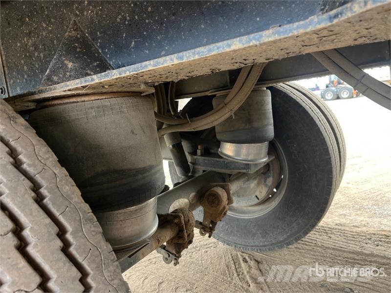 MaxiTrans 5.9 m Super Dog End Dump Trailer Sklápěcí přívěsy