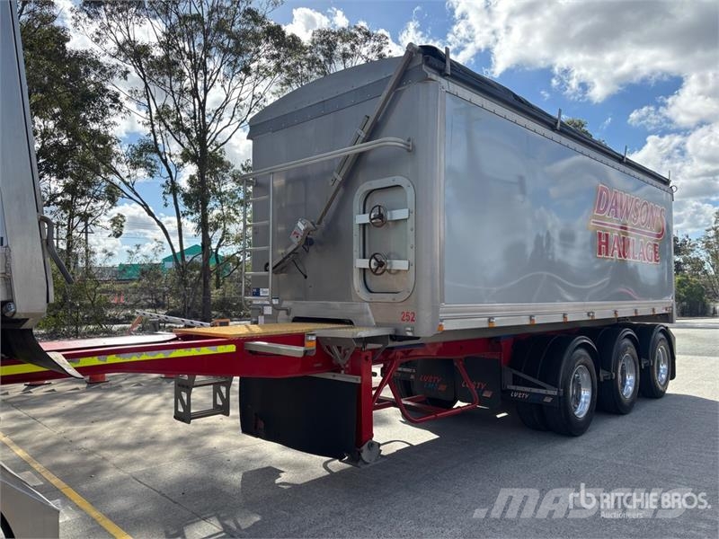 MaxiTrans 6.6 m Tri/A Stag End Dump Trailer Vyklápacie prívesy