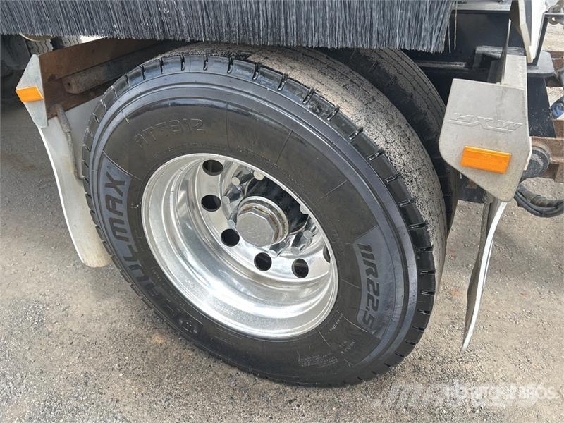 MaxiTrans 6 m Super Dog End Dump Trailer Sora- ja kippiperävaunut