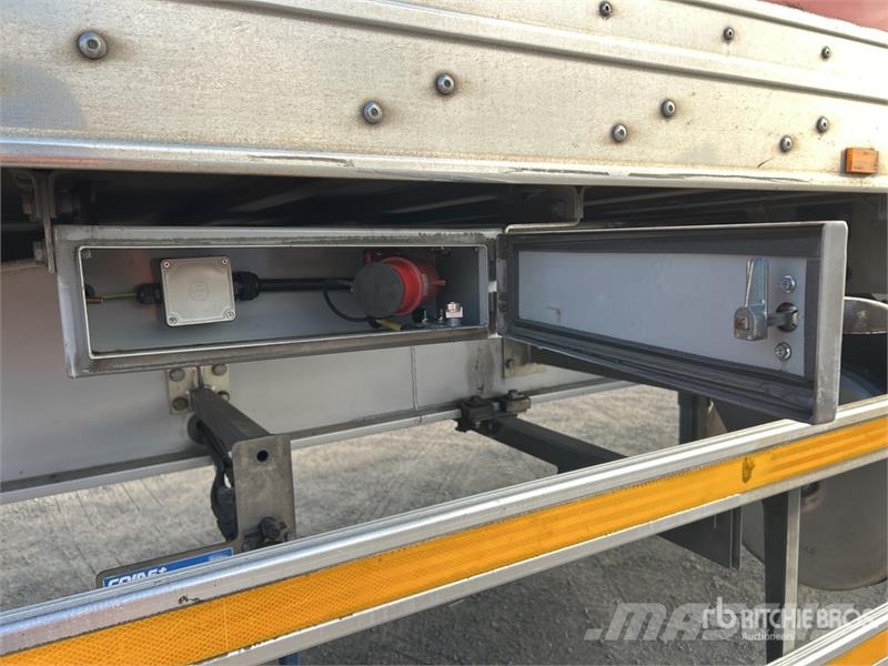 MaxiTrans 7.2 m B-Double Lead Refrigerated Trailer Chladiarenské návesy
