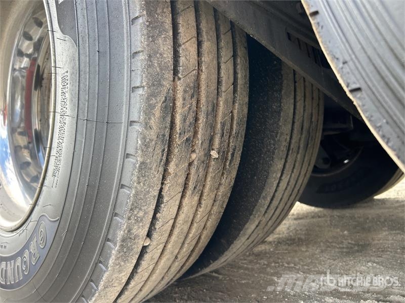MaxiTrans 7.2 m Tri/A B-Double Lead Curtain Side Trailer Тентовані причепи