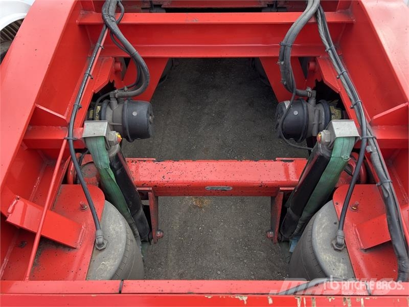 MaxiTrans 7.2 m Tri/A B-Double Lead Curtain Side Trailer Тентовані причепи