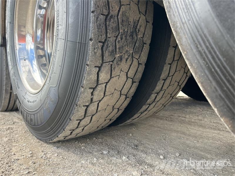 MaxiTrans 7.2 m Tri/A B-Double Lead Curtain Side Trailer Тентовані причепи