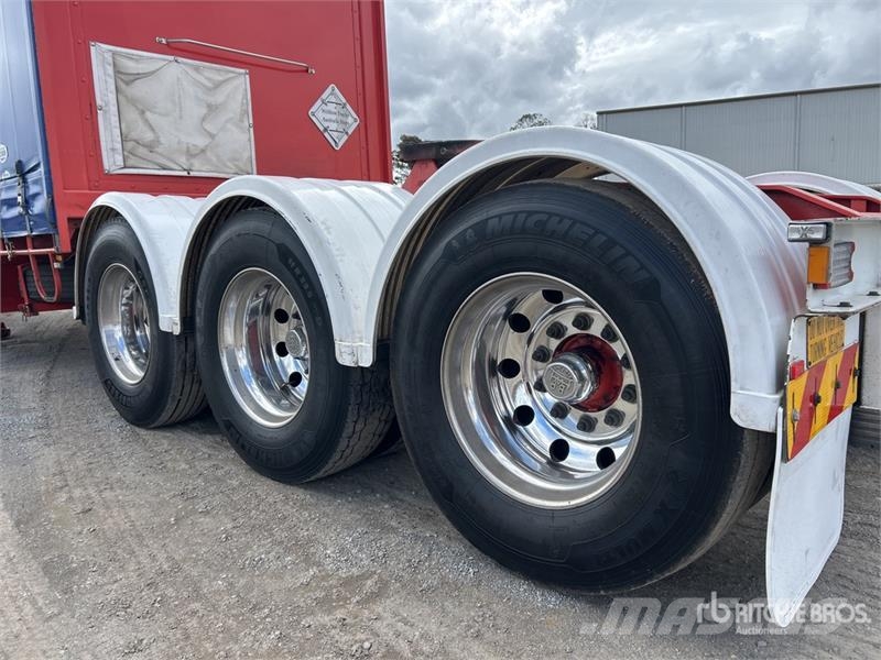 MaxiTrans 7.2 m Tri/A B-Double Lead Curtain Side Trailer Тентовані причепи