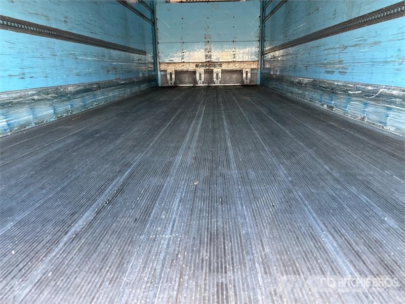MaxiTrans 7.6 m B-Double Lead Rollback Tri/A Refrigerated Tr Hűtős félpótkocsik