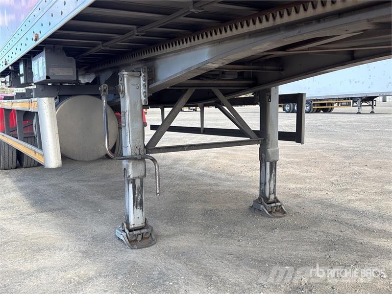 MaxiTrans 7.6 m B-Double Lead Rollback Tri/A Refrigerated Tr Hűtős félpótkocsik