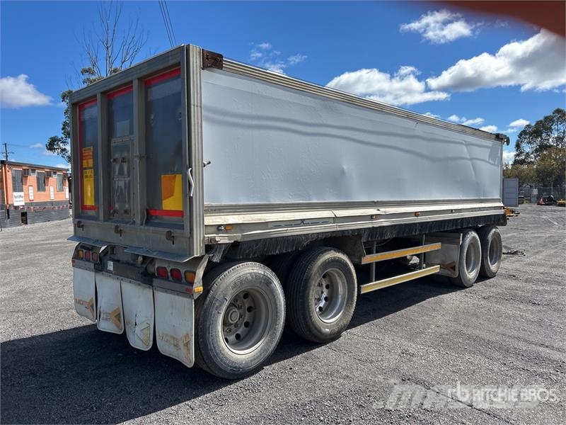 MaxiTrans 7.6 m Quad Dog End Dump Trailer Самосвали