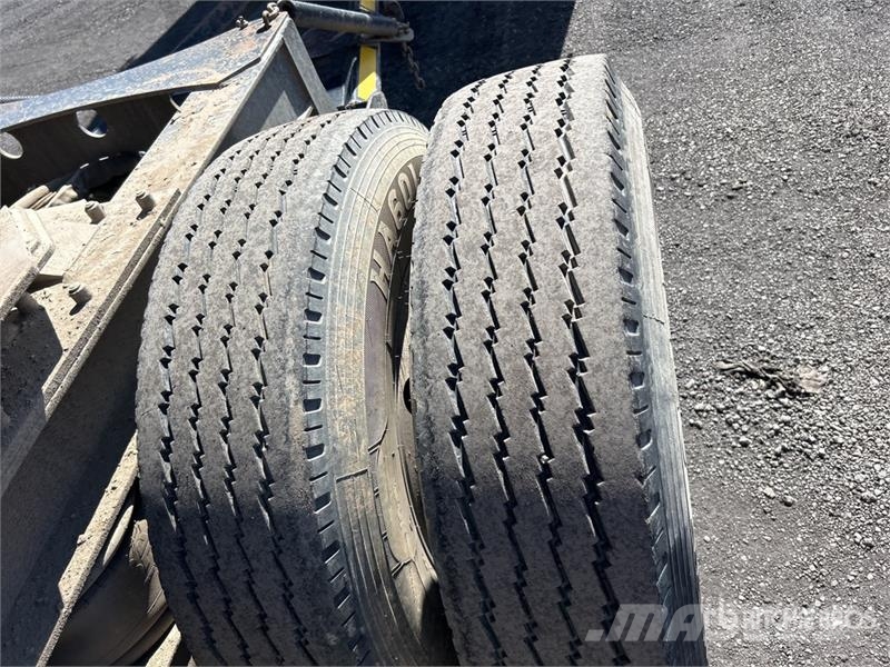 MaxiTrans 7.6 m Quad Dog End Dump Trailer Самосвали
