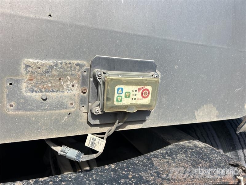 MaxiTrans 7.6 m Quad Dog End Dump Trailer Самосвали