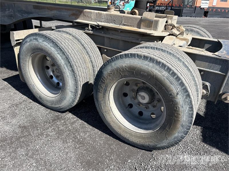 MaxiTrans 7.6 m Quad Dog End Dump Trailer Самосвали