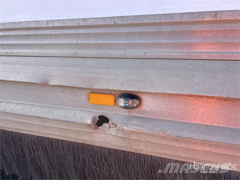 MaxiTrans 7.6 m Quad Dog End Dump Trailer Самосвали