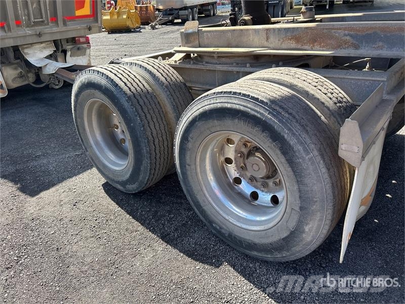 MaxiTrans 7.6 m Quad Dog End Dump Trailer Самосвали