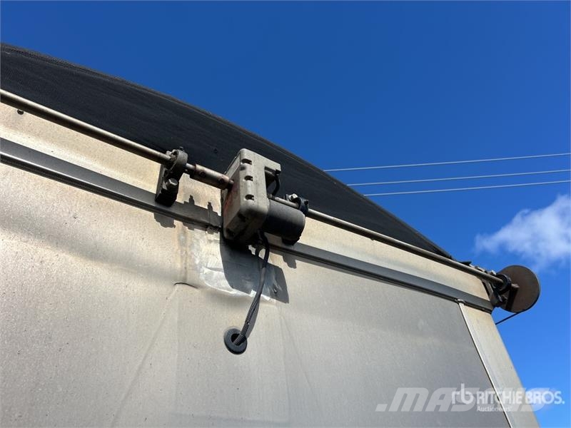 MaxiTrans 7.6 m Quad Dog End Dump Trailer Самосвали