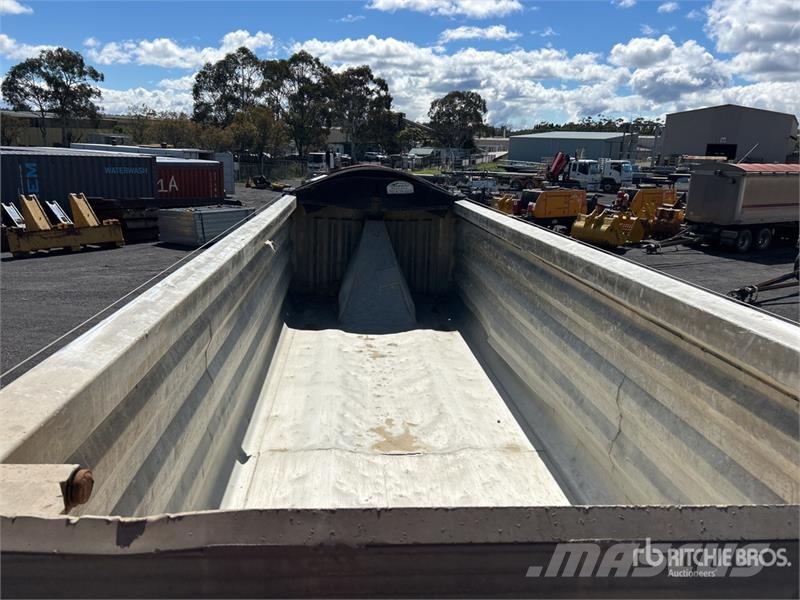 MaxiTrans 7.6 m Quad Dog End Dump Trailer Самосвали