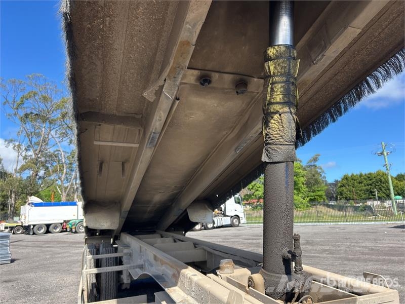 MaxiTrans 7.6 m Quad Dog End Dump Trailer Самосвали