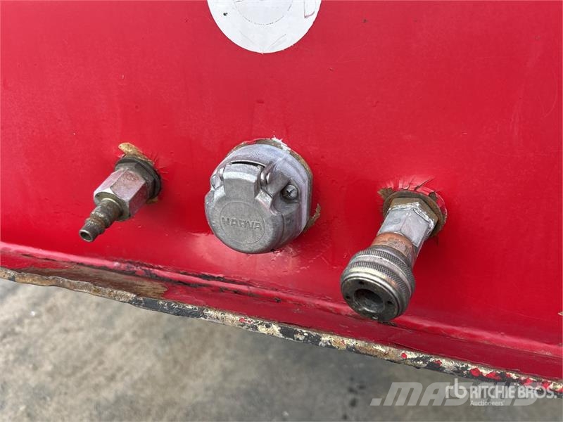 MaxiTrans 8.2 m Bogie/A B-Double Lead Step Deck Curtain Side Ponyvás pótkocsik