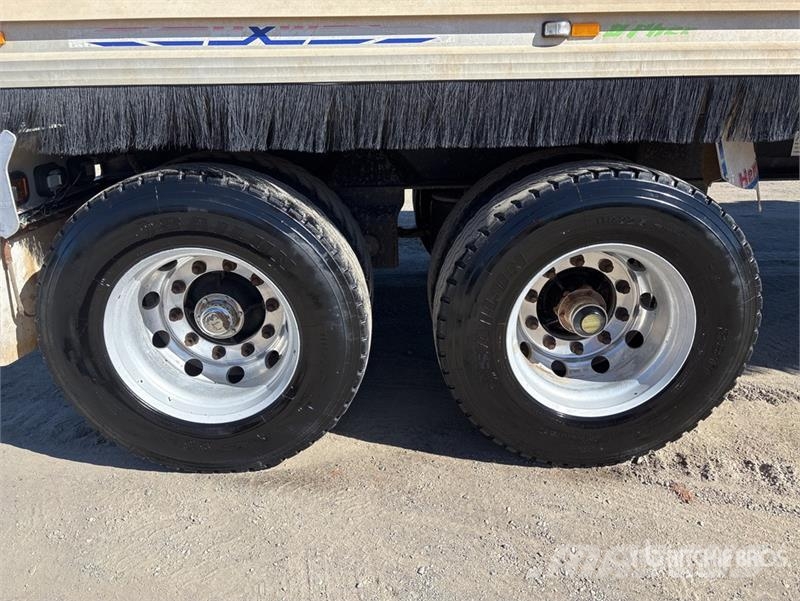 MaxiTrans 8.2 m Quad Dog End Dump Trailer Ανατρεπόμενες ρυμούλκες