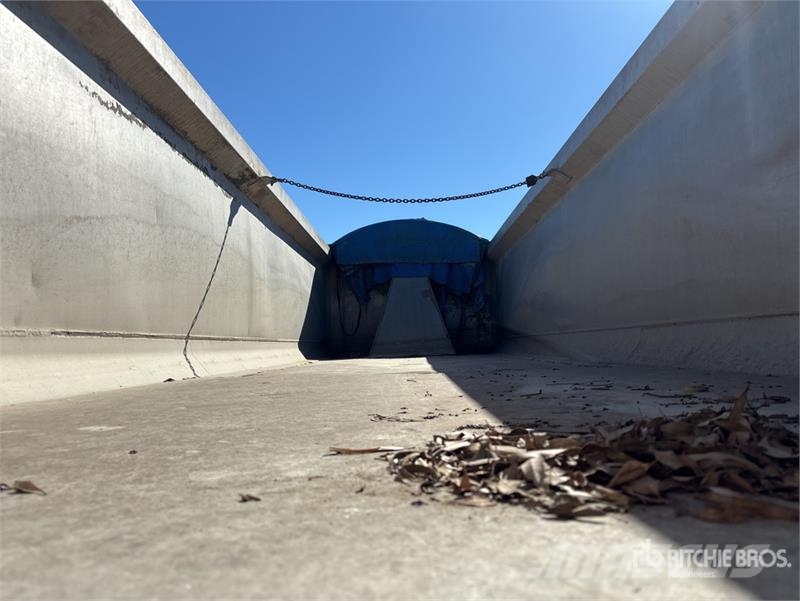 MaxiTrans 8.2 m Quad Dog End Dump Trailer Ανατρεπόμενες ρυμούλκες