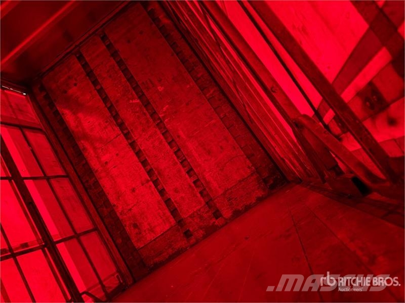 MaxiTrans 8.2 m Tri/A B-Double Lead Step Deck Curtain Side T Ponyvás pótkocsik