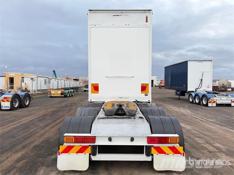 MaxiTrans 8.2 m Tri/A B-Double Lead Step Deck Curtain Side T Ponyvás pótkocsik