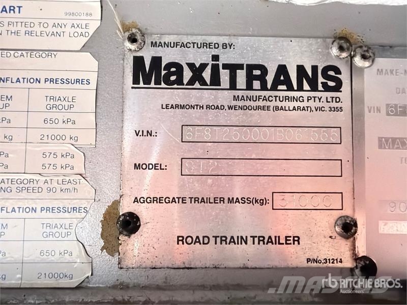 MaxiTrans 8.2 m Tri/A B-Double Lead Step Deck Curtain Side T Ponyvás pótkocsik