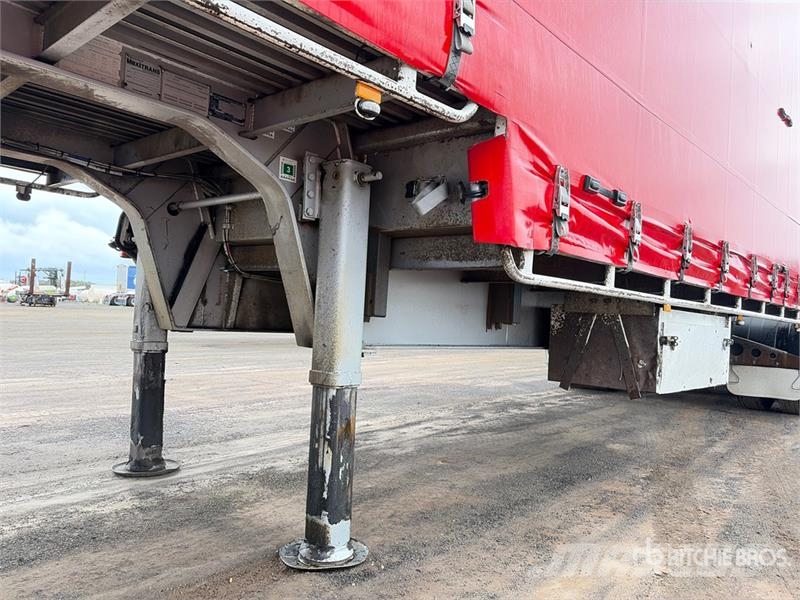MaxiTrans 8.2 m Tri/A B-Double Lead Step Deck Curtain Side T Ponyvás pótkocsik
