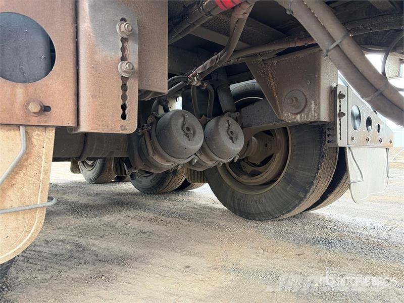 MaxiTrans 8.2 m Tri/A B-Double Lead Step Deck Curtain Side T Ponyvás pótkocsik