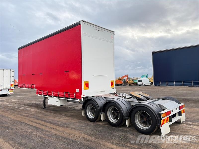 MaxiTrans 8.2 m Tri/A B-Double Lead Step Deck Curtain Side T Ponyvás pótkocsik