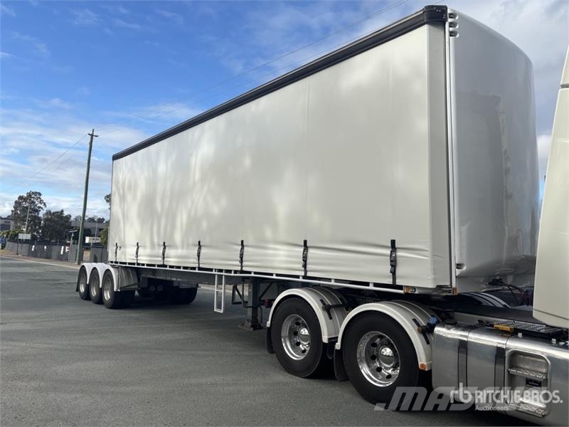 MaxiTrans 8.8 m Tri/A B-Double Lead Curtain Side Trailer Curtainsider trailers