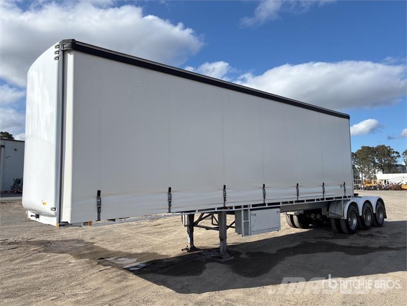 MaxiTrans 9.8 m Tri/A B-Double Lead Curtain Side Trailer Curtainsider trailers