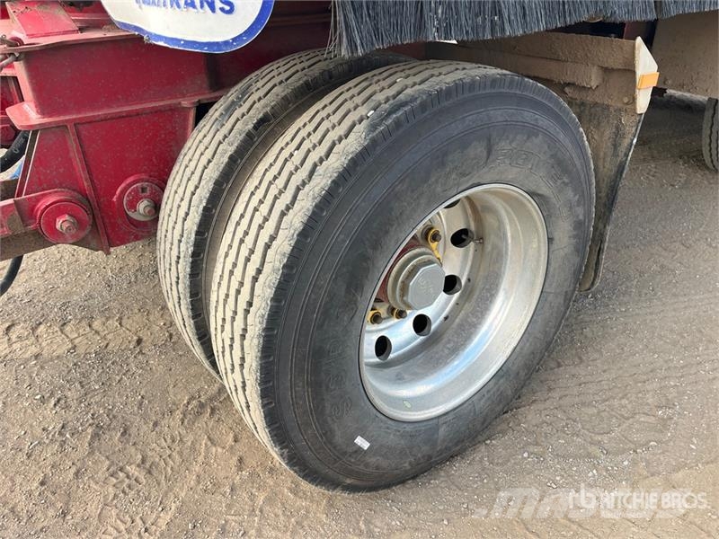 MaxiTrans Super Dog 5.9 m Tri/A End Dump Trailer Sora- ja kippiperävaunut