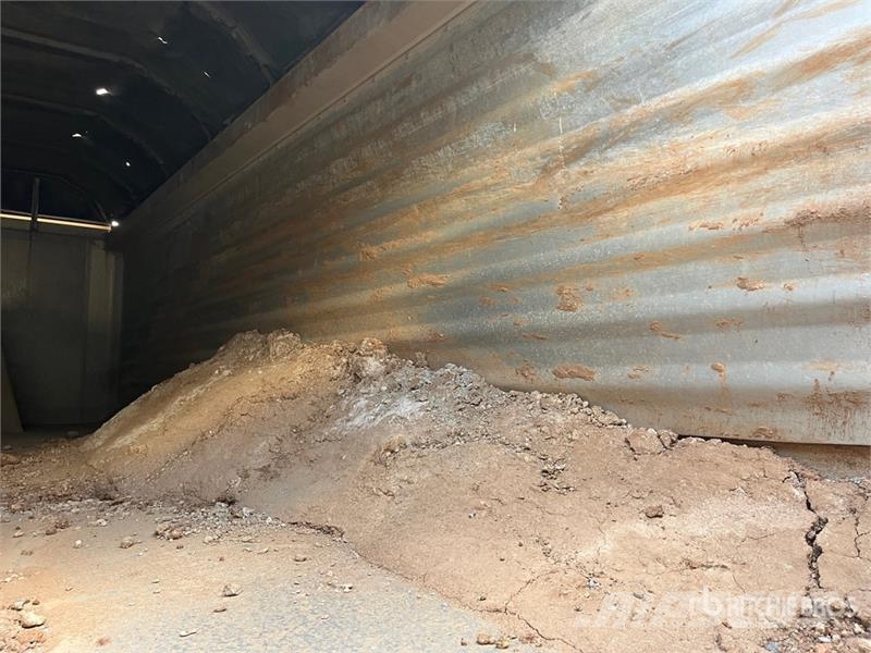 MaxiTrans Super Dog 5.9 m Tri/A End Dump Trailer Sora- ja kippiperävaunut