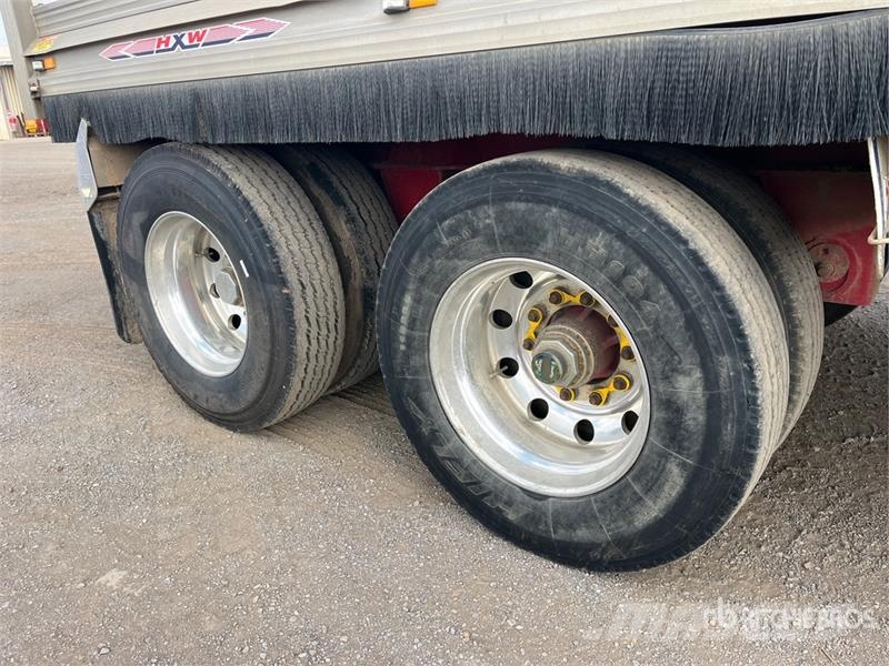 MaxiTrans Super Dog 5.9 m Tri/A End Dump Trailer Sora- ja kippiperävaunut