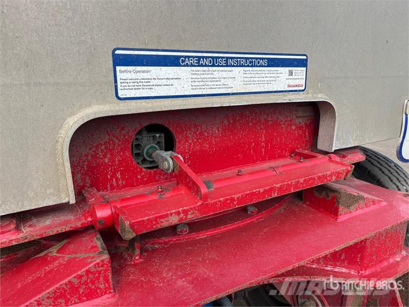 MaxiTrans Super Dog 5.9 m Tri/A End Dump Trailer Sora- ja kippiperävaunut