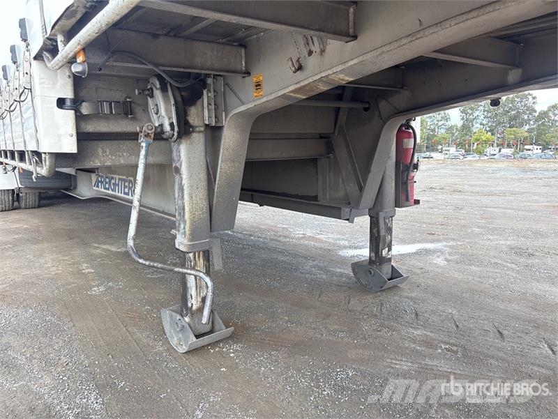 MaxiTrans Tri/A Lead Curtain Side Trailer Rimorchi centinati