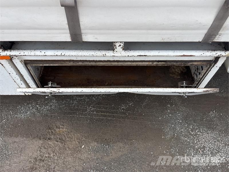 MaxiTrans Tri/A Lead Curtain Side Trailer Rimorchi centinati