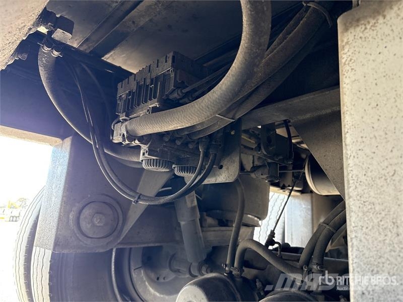 MaxiTrans Tri/A Refrigerated Trailer 保温半挂车