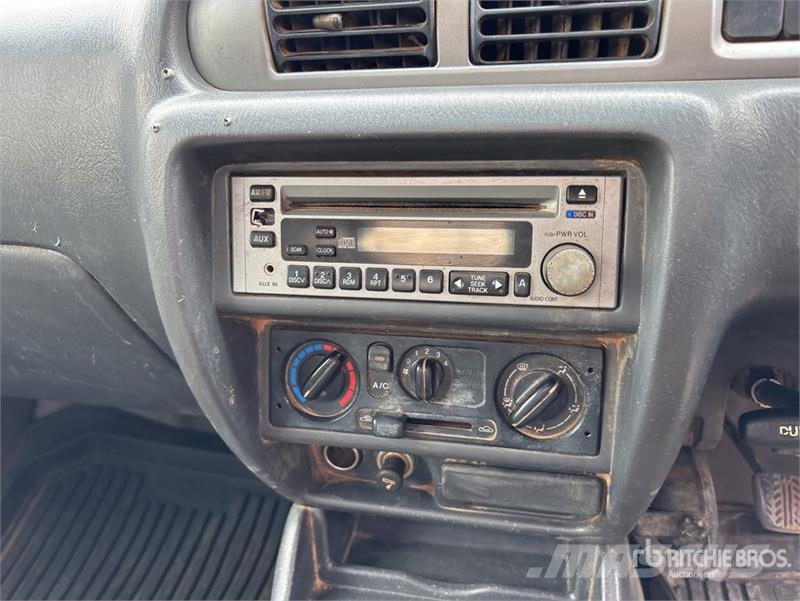 Mazda Bravo B25 4x2 Pickup Drugi