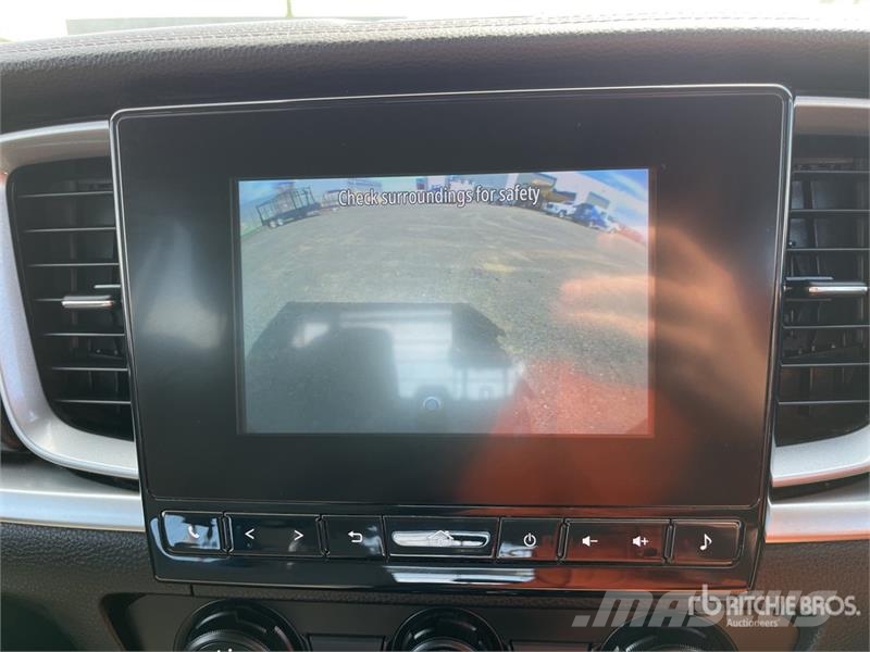 Mazda BT-50 Outro