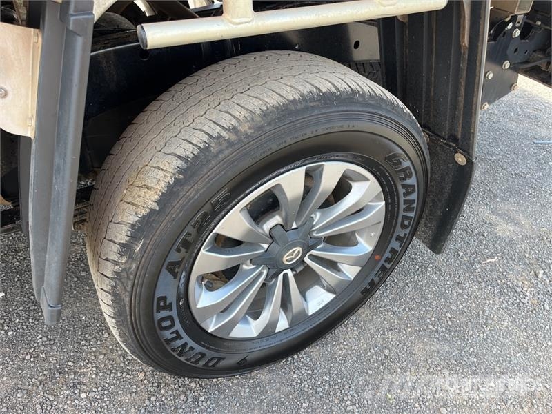 Mazda BT-50 Outro