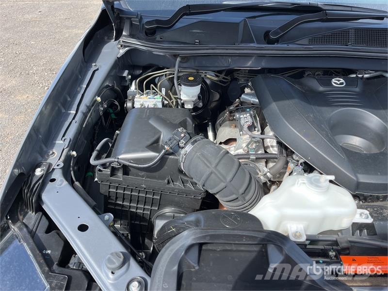 Mazda BT-50 Outro