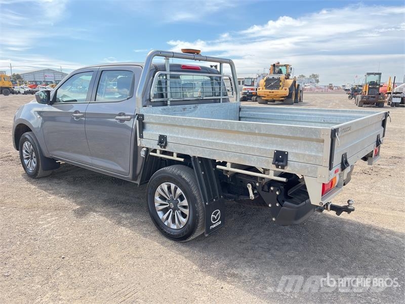 Mazda BT-50 Outro