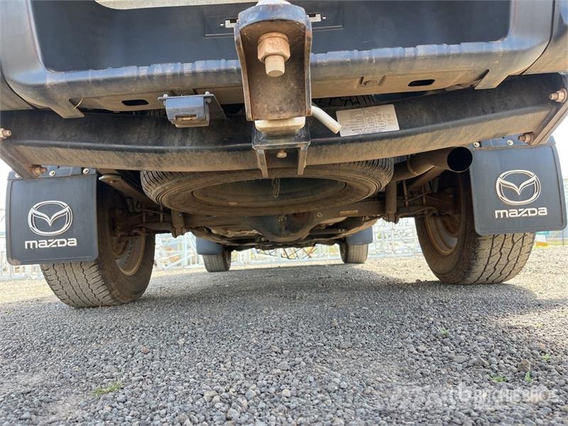 Mazda BT-50 Outro