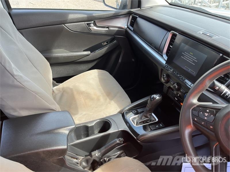 Mazda BT-50 Outro