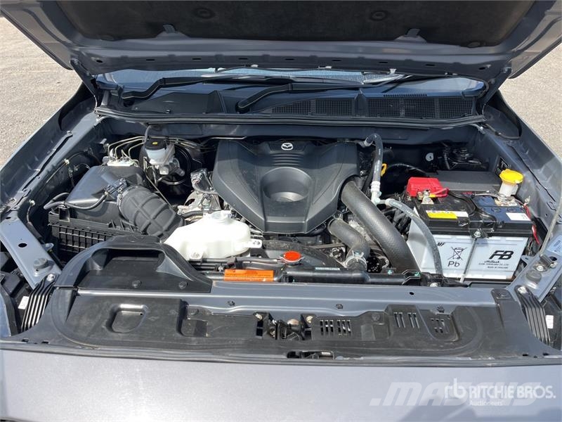 Mazda BT-50 Outro