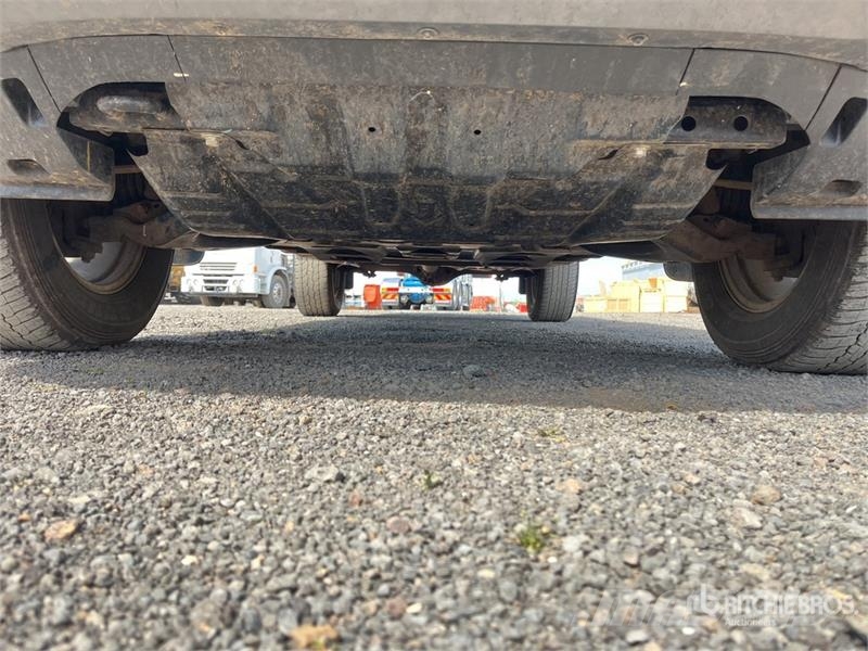 Mazda BT-50 Outro