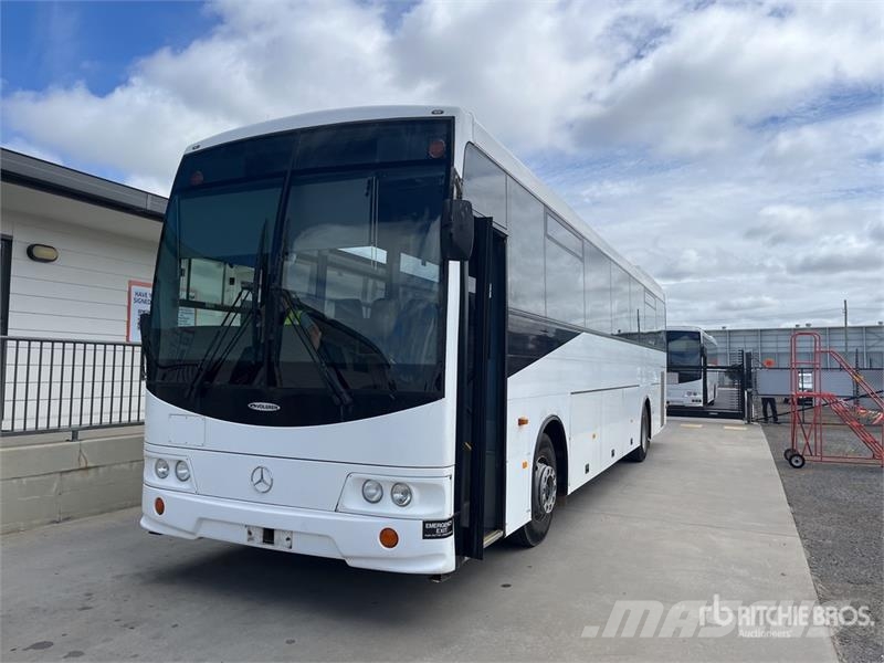 Mercedes-Benz 0500 1725 4x2 57-Seat School Bus Mini buszok