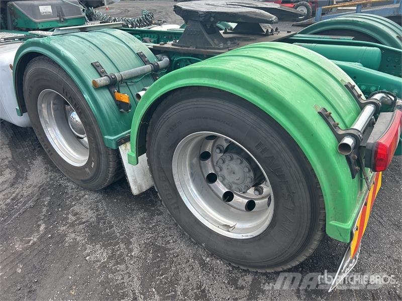 Mercedes-Benz 2653 6x4 T/A Sleeper Truck Tractor Nyergesvontatók