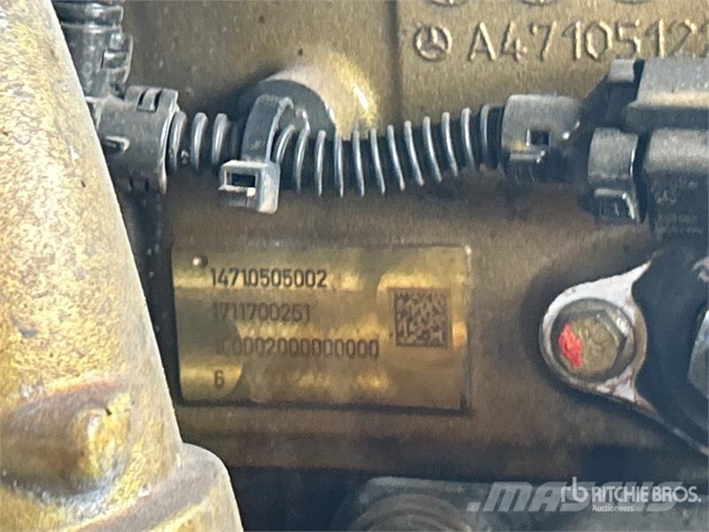 Mercedes-Benz 2653 6x4 T/A Sleeper Truck Tractor Nyergesvontatók